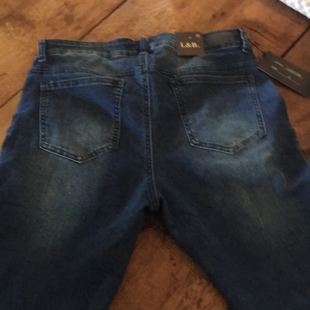 L&B Mid wash destroyed denim with rips, patches - Picture 5 of 7